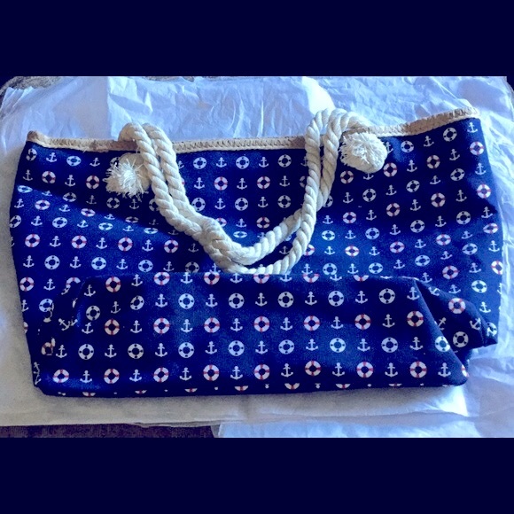 🎉HOST PICK⭕️⚓️BLUE NAUTICAL LARGE ZIP-UP TOTE⭕️⚓️ - Picture 2 of 4
